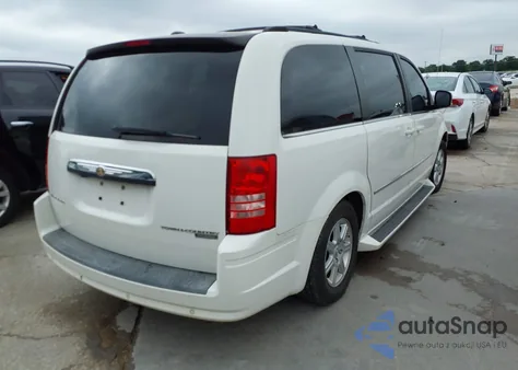 2010 Chrysler Town & Country Touring from USA, damaged, VIN 2A4RR5D14AR133746